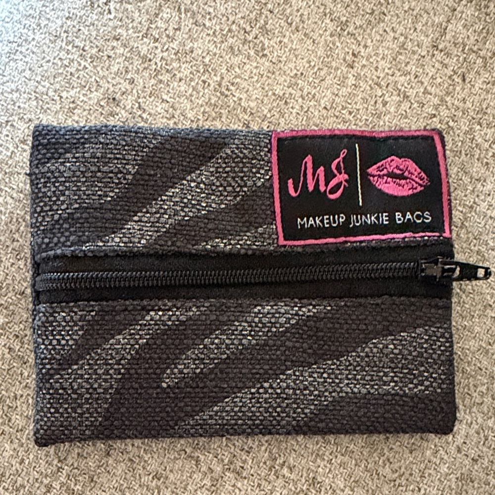 Make-up Junkie Small Zip Pouch Zebra Print Used